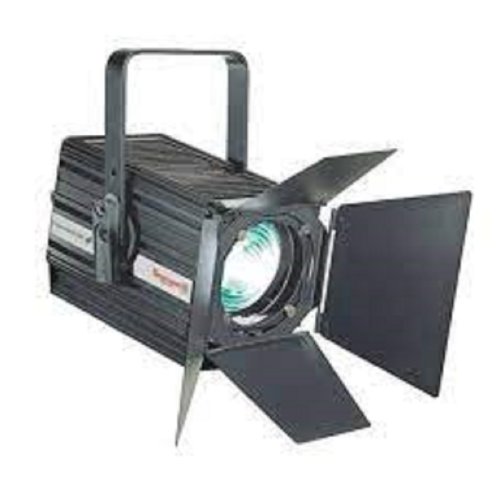 Прожектор LUMIN FRENSEL LED 250 DMX TW Прожектор LUMIN FRENSEL LED 250 DMX TW