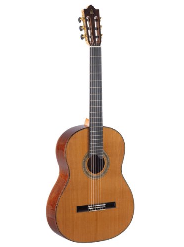 Классическая гитара CARMEN