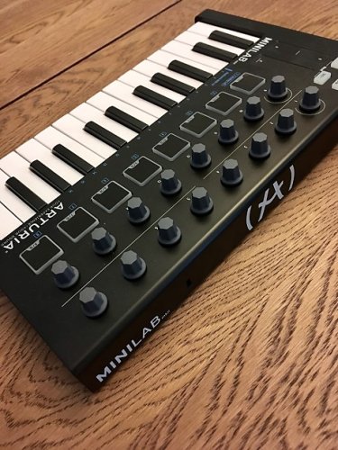 MIDI-клавіатура MiniLab MKII BE Фото №2