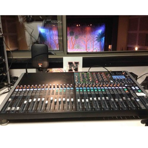 Цифровий мікшерний пульт Si Performer 3 Console Фото №2