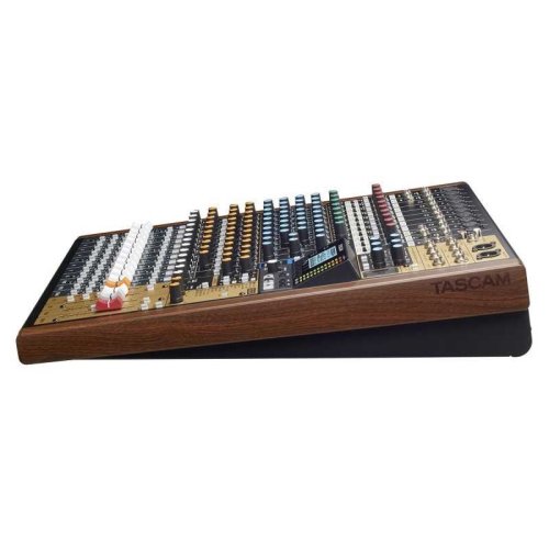 Микшерный пульт Model 16 Фото №4 Микшерный пульт Model 16 Фото №4