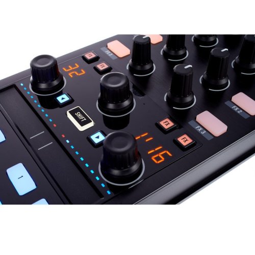 DJ контролер Traktor Kontrol X1 MK2 Фото №3