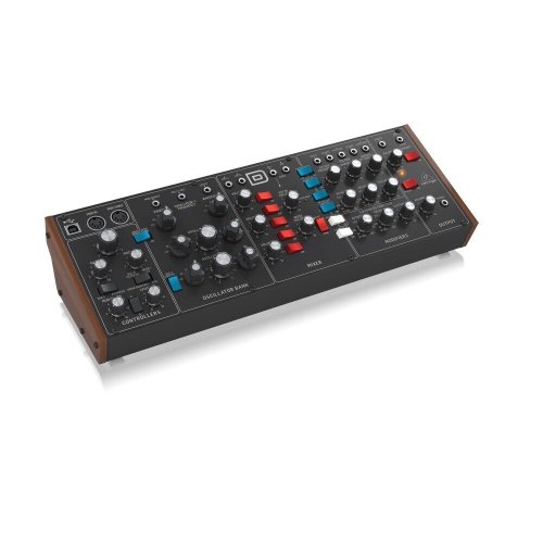 Синтезатор MODEL D Фото №4