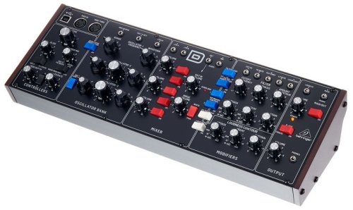 Синтезатор MODEL D Фото №2